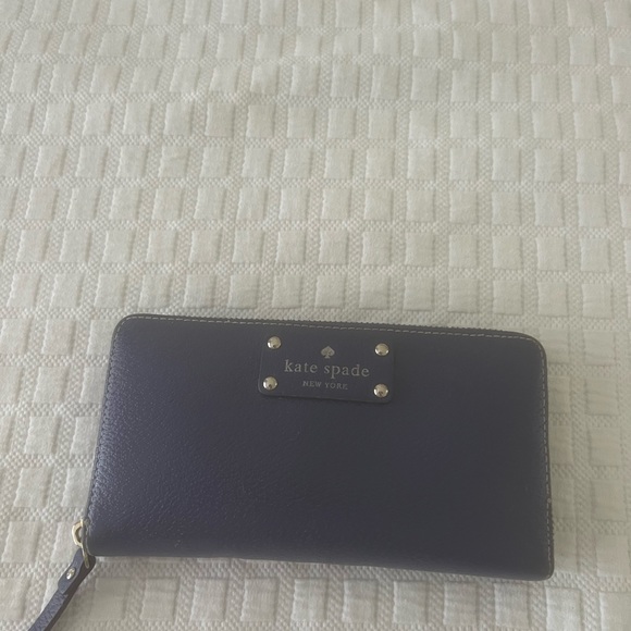 Kate spade wallet blue leather with 3 section zipper pocket 6 card slots - Picture 1 of 3
